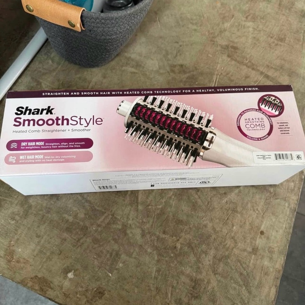NIB Shark Smooth Style